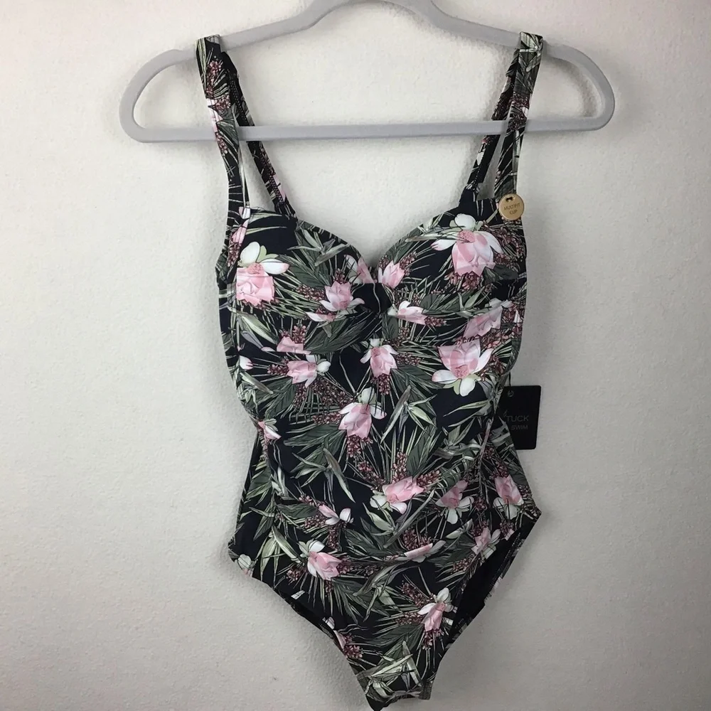 Nip Tuck Joanne Fern Gully one piece swimsuit size 6. NWT